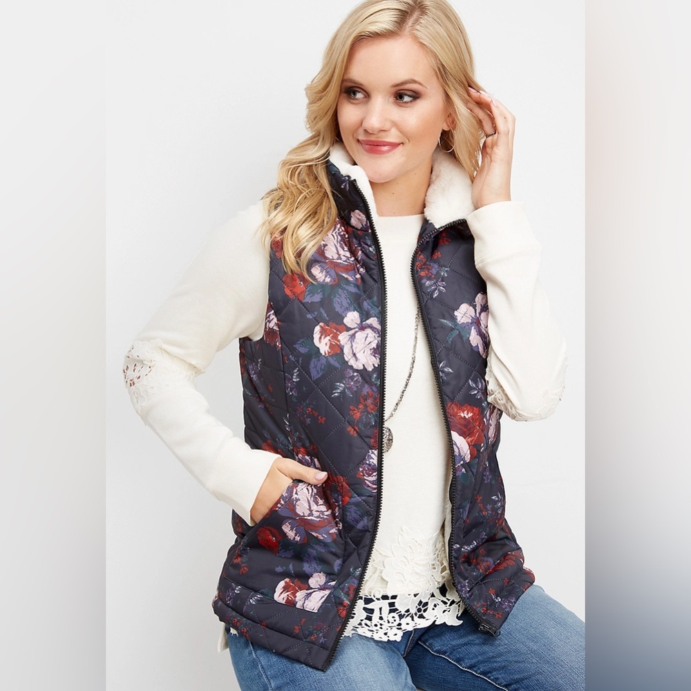 Maurices Floral Puffer Vest Womens Size 2‎